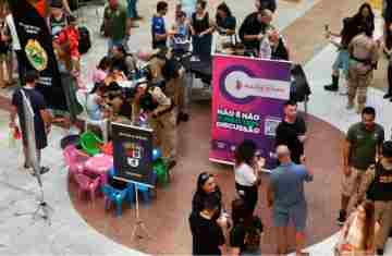 Sinal silencioso que salva vidas é divulgado em ação da Segurança Pública no Mês da Mulher